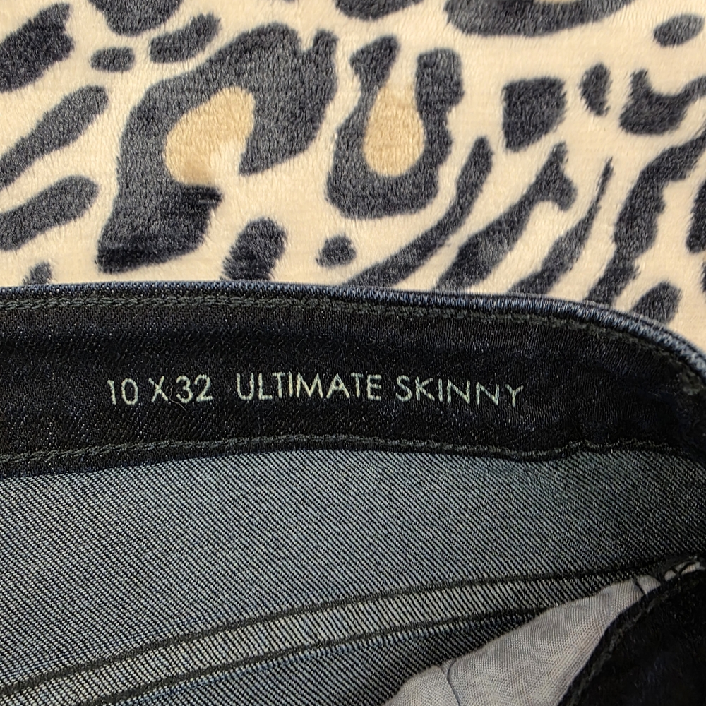 Calvin Klein Women's Dark Blue Jeans NWT - Picture 2 of 5